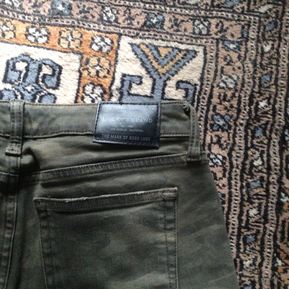 Lucky brand camo jeans. Excellent condition. - Picture 3 of 6
